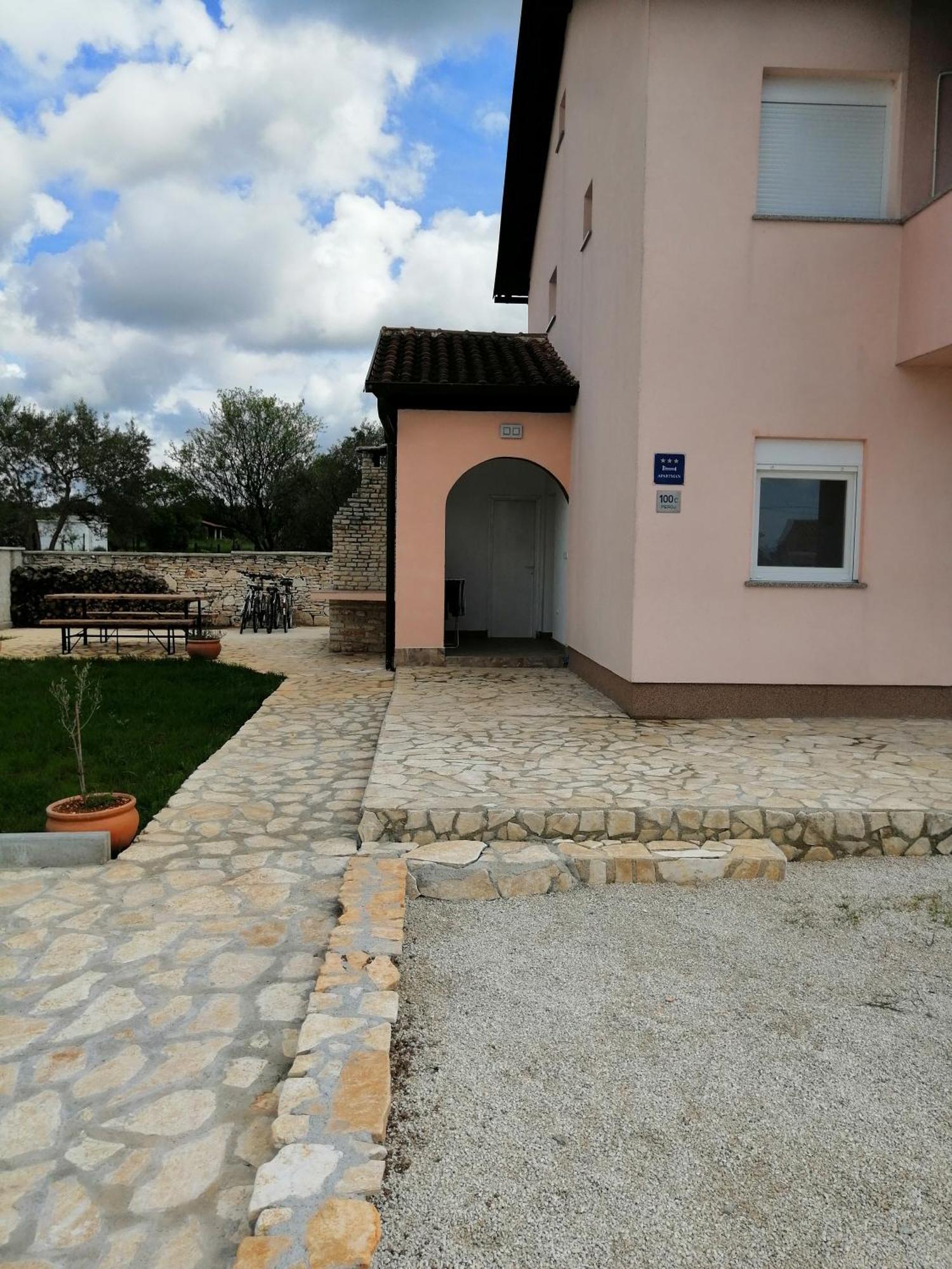 Peroj 100 C Appartement Buitenkant foto