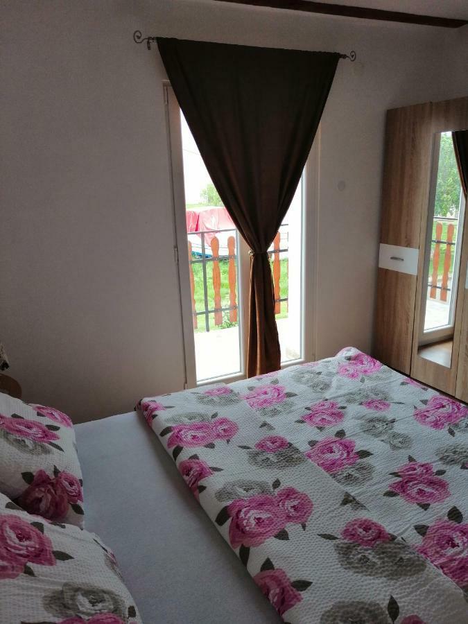 Peroj 100 C Appartement Buitenkant foto
